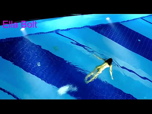 ❤️ Abdi teu tiasa ngeureunkeun nonton, pirang ngora bray ngojay buligir di ELLA bolt Resort kolam renang ❤ porno kualitas di urang ️❤